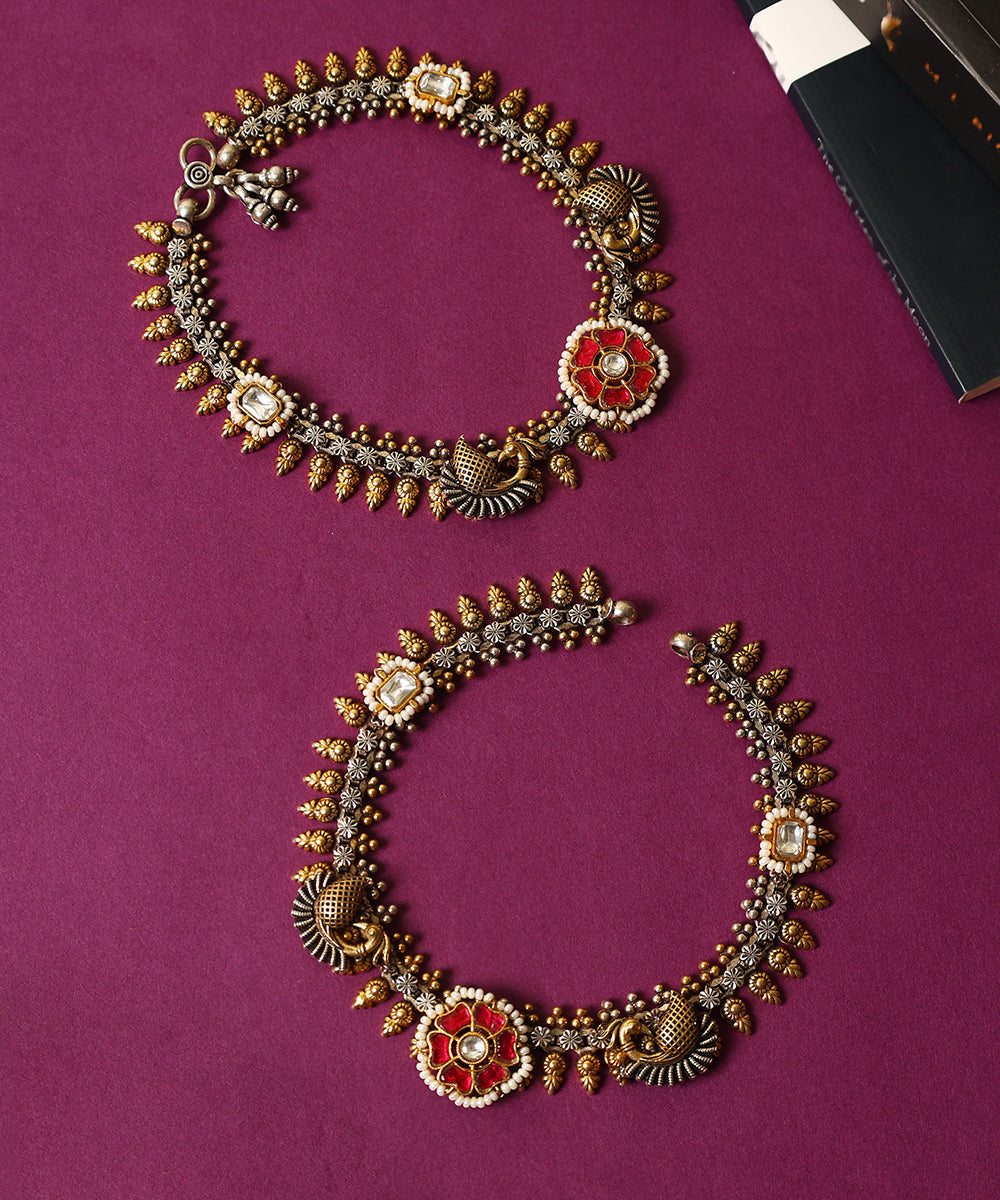 Mayuri_Handcrafted_Pure_Silver_Kundan_Anklets_With_Floral_Motifs_WeaverStory_01