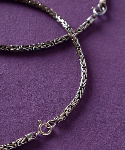 Sia_Handcrafted_Pure_Silver_Interwoven_Anklets_WeaverStory_03