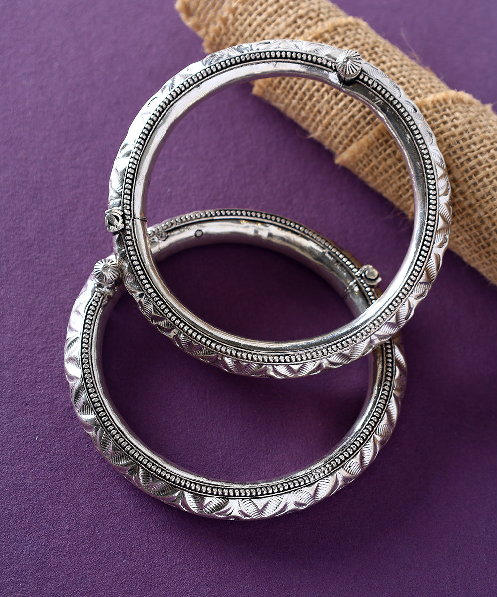 Ghungroo_Handcrafted_Pure_Silver_Anklets_WeaverStory_01