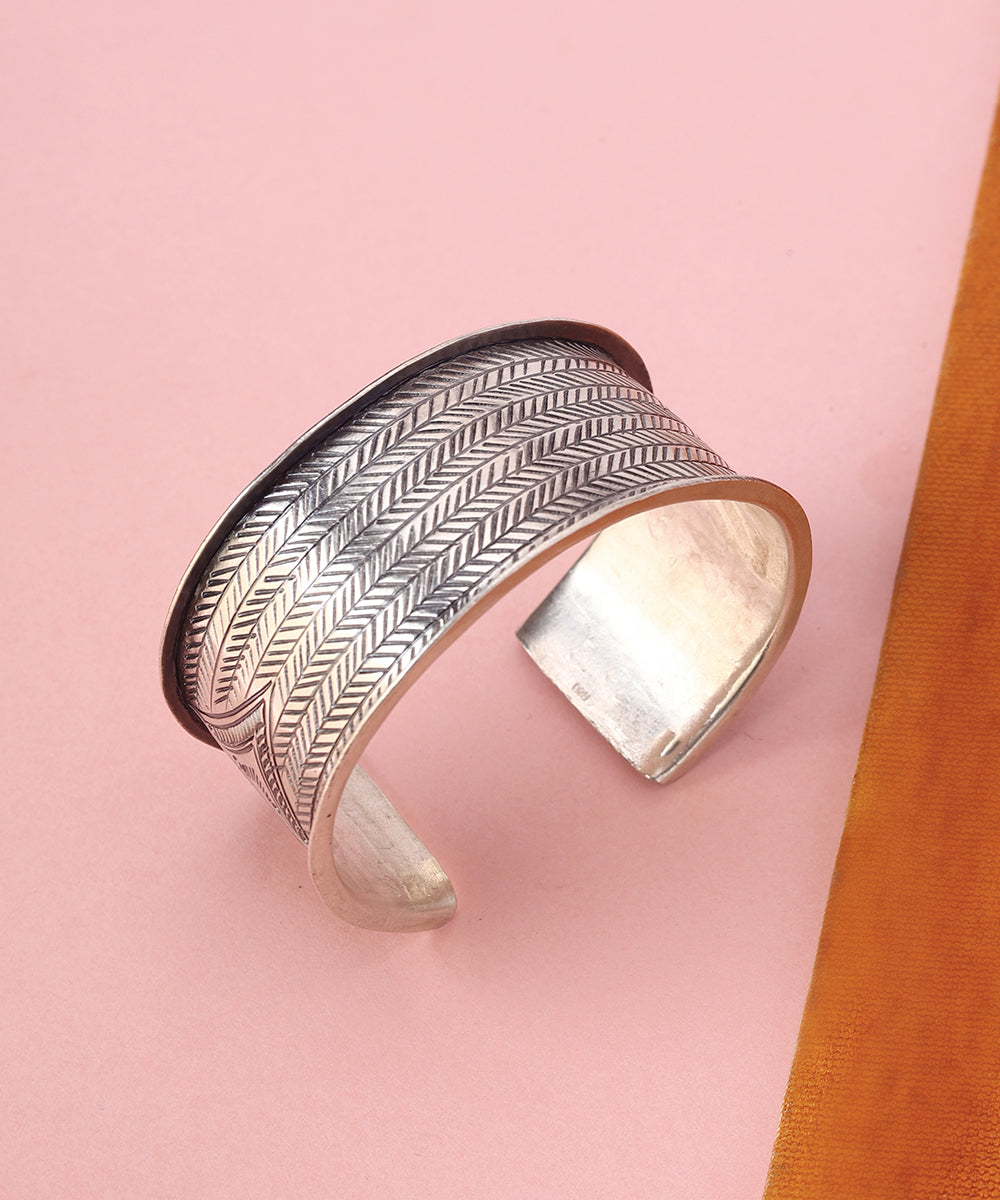 Vira_Handcrafted_Herringbone_Motif_Pure_Silver_Open-Ended_Nakshi_Cuff_WeaverStory_01