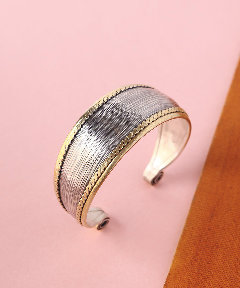 Kaira_Handcrafted_Pure_Silver_Dual-Tone_Cuff_WeaverStory_01