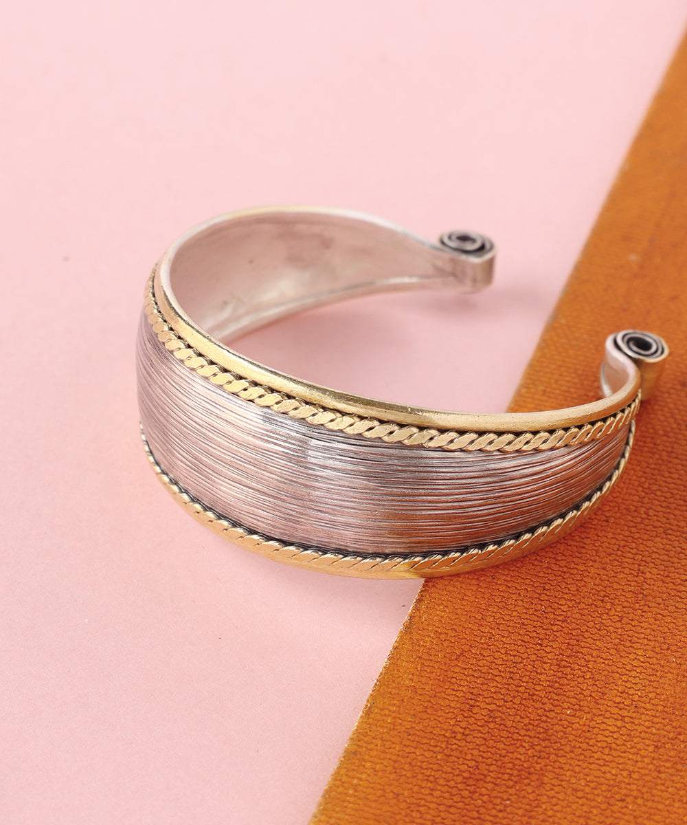 Kaira_Handcrafted_Pure_Silver_Dual-Tone_Cuff_WeaverStory_02