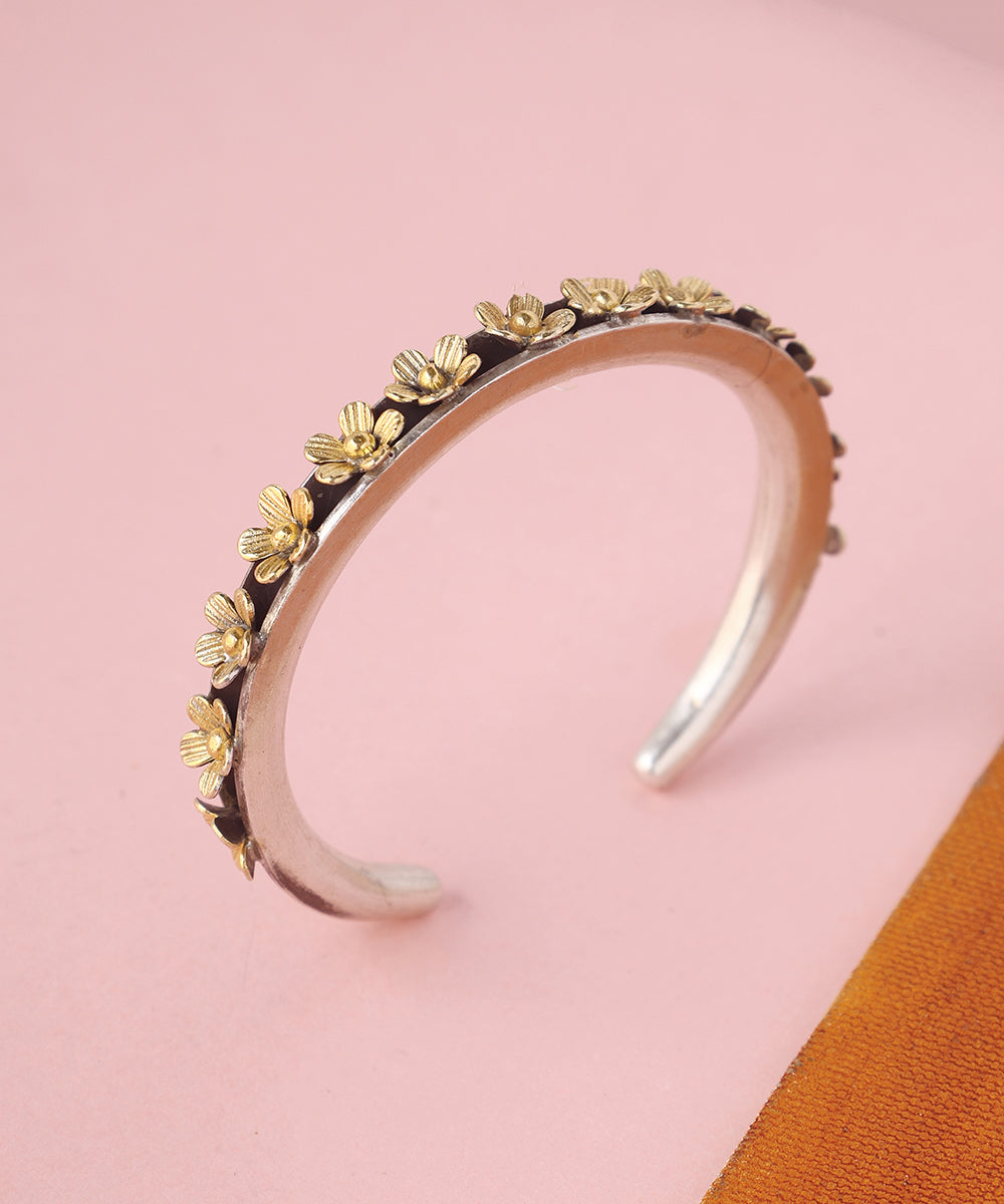 Viti_Handcrafted_Pure_Silver_Floral_Motifs_Kada_WeaverStory_03