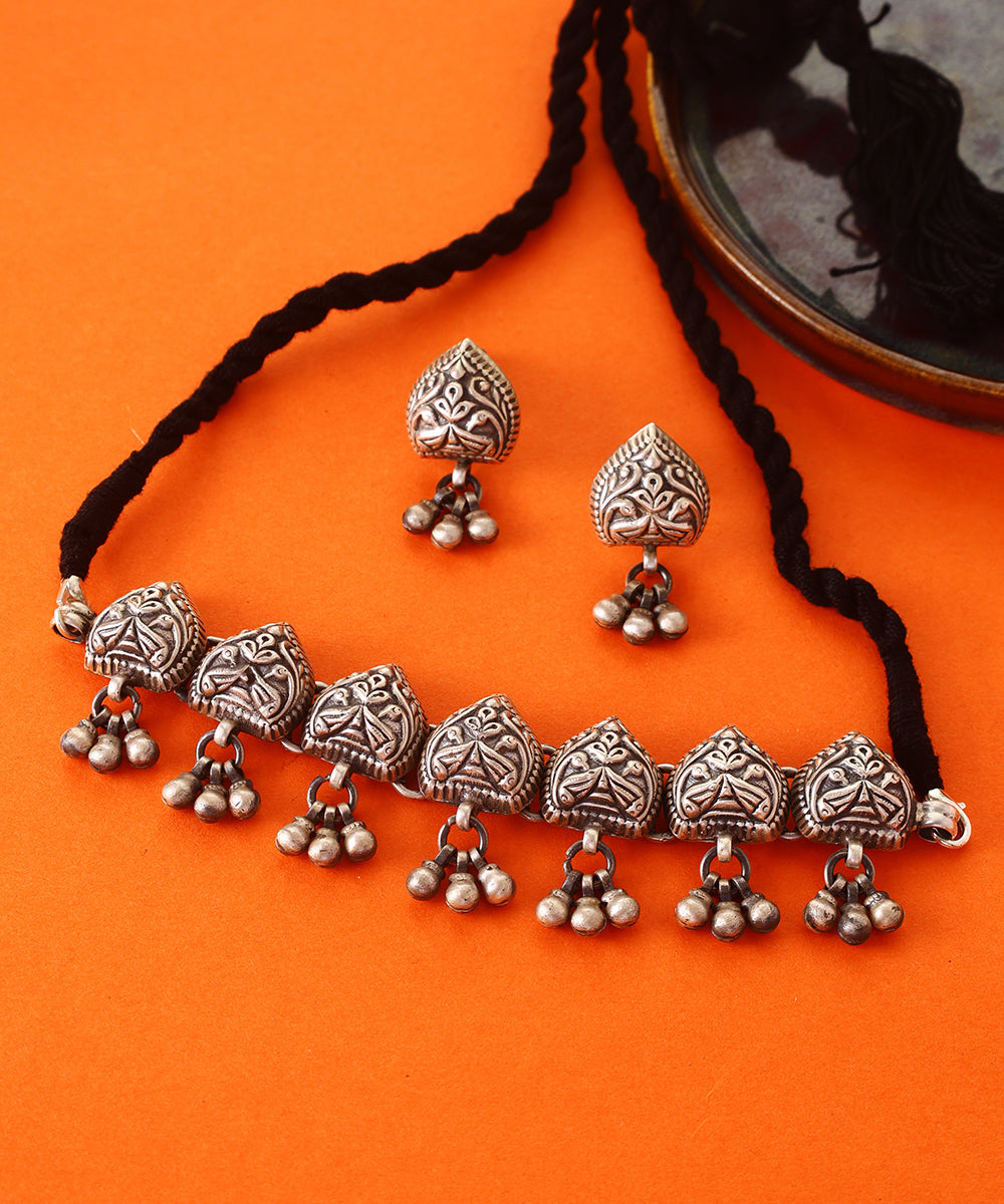 Kaveri_Handcrafted_Pure_Silver_Choker_Set_With_Ghungroos_WeaverStory_01