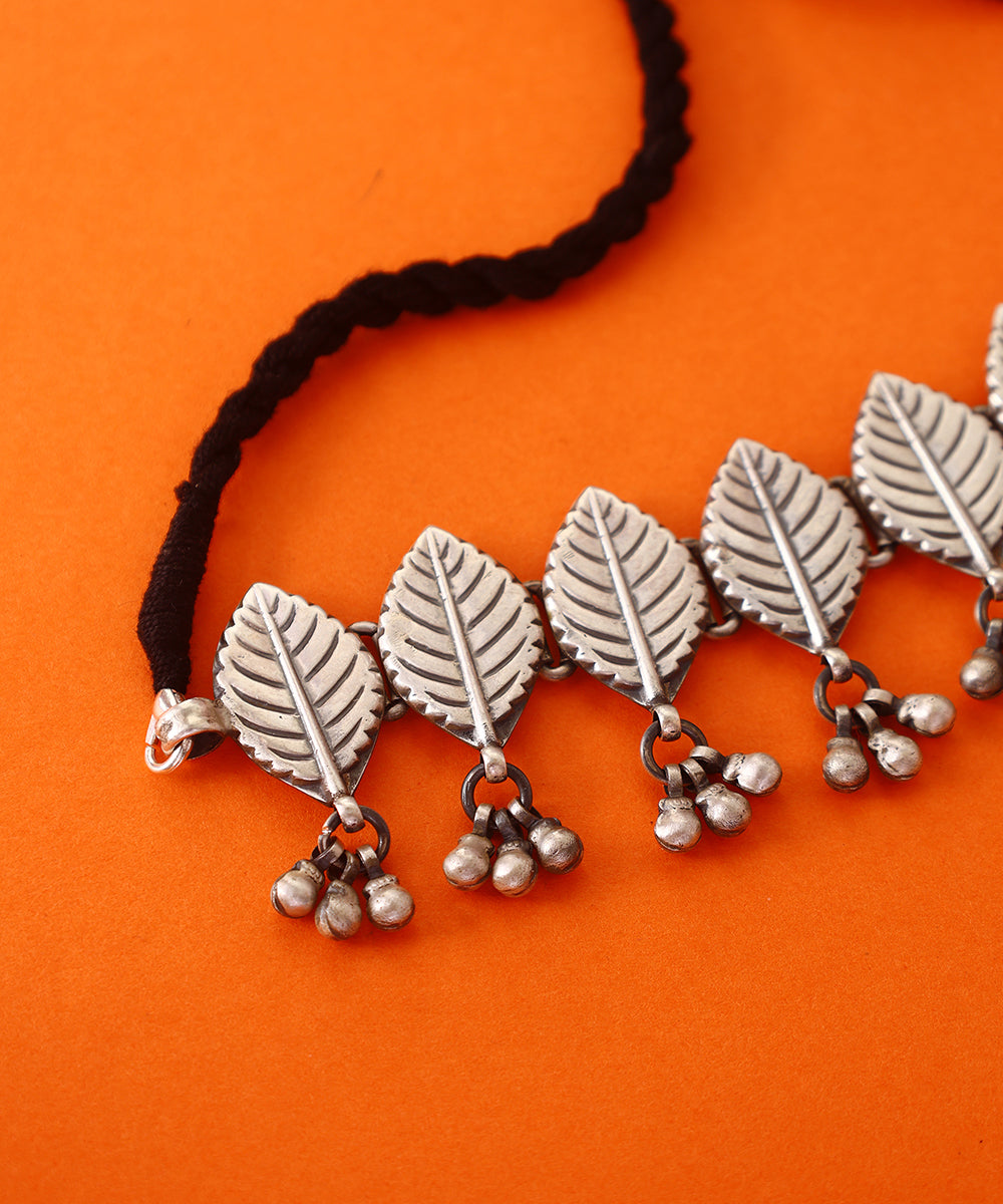 Vibha_Handcrafted_Pure_Silver_Foliage_Choker_WeaverStory_02