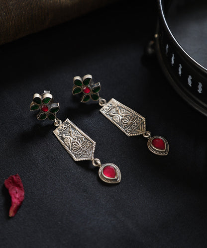 Pavel_Handcrafted_Oxidised_Pure_Silver_Earrings_With_Peacock_Motifs_WeaverStory_01