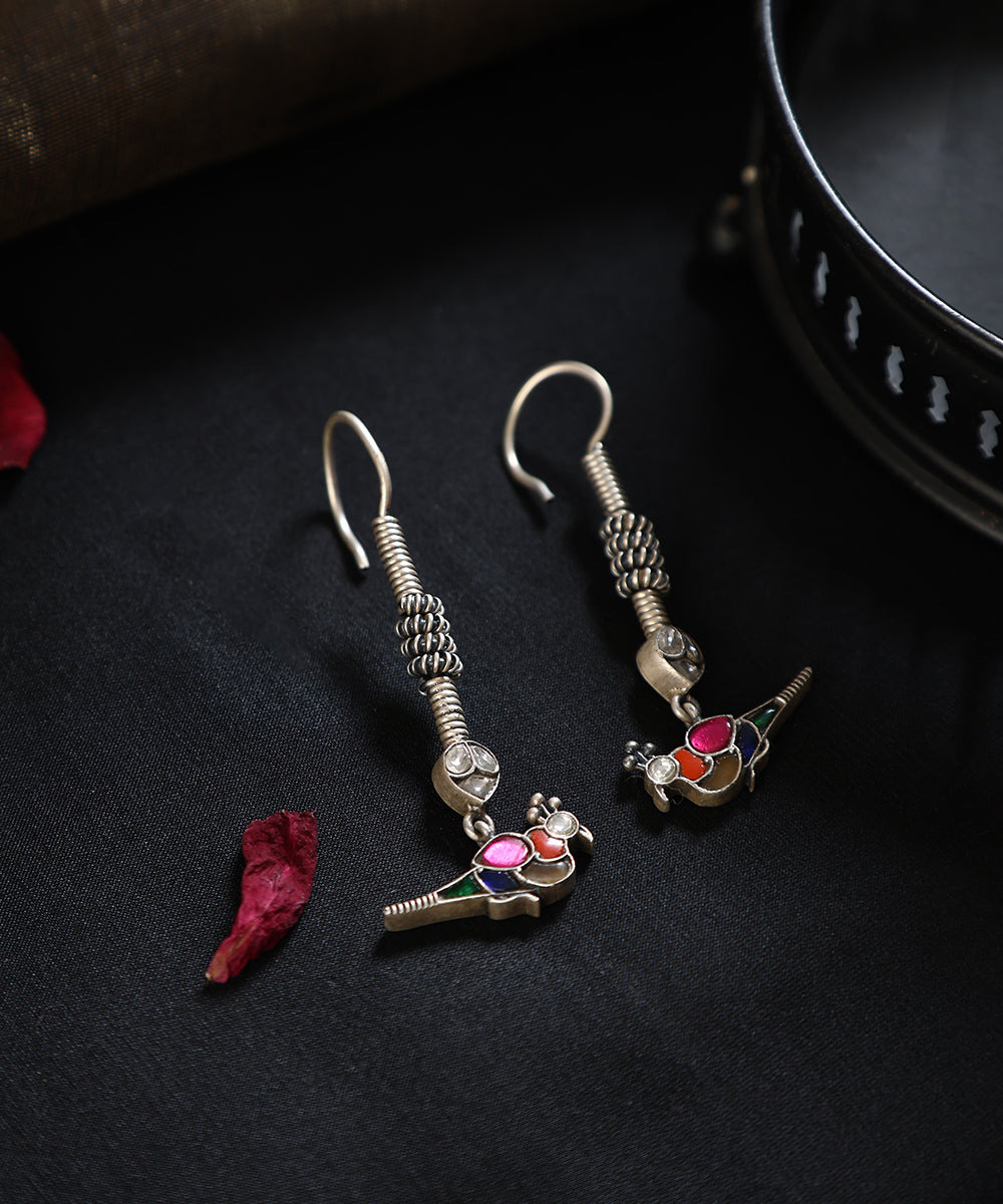 Dajaun_Handcrafted_Oxidised_Pure_Silver_Kundan_Earrings_With_Bird_Motifs_WeaverStory_01