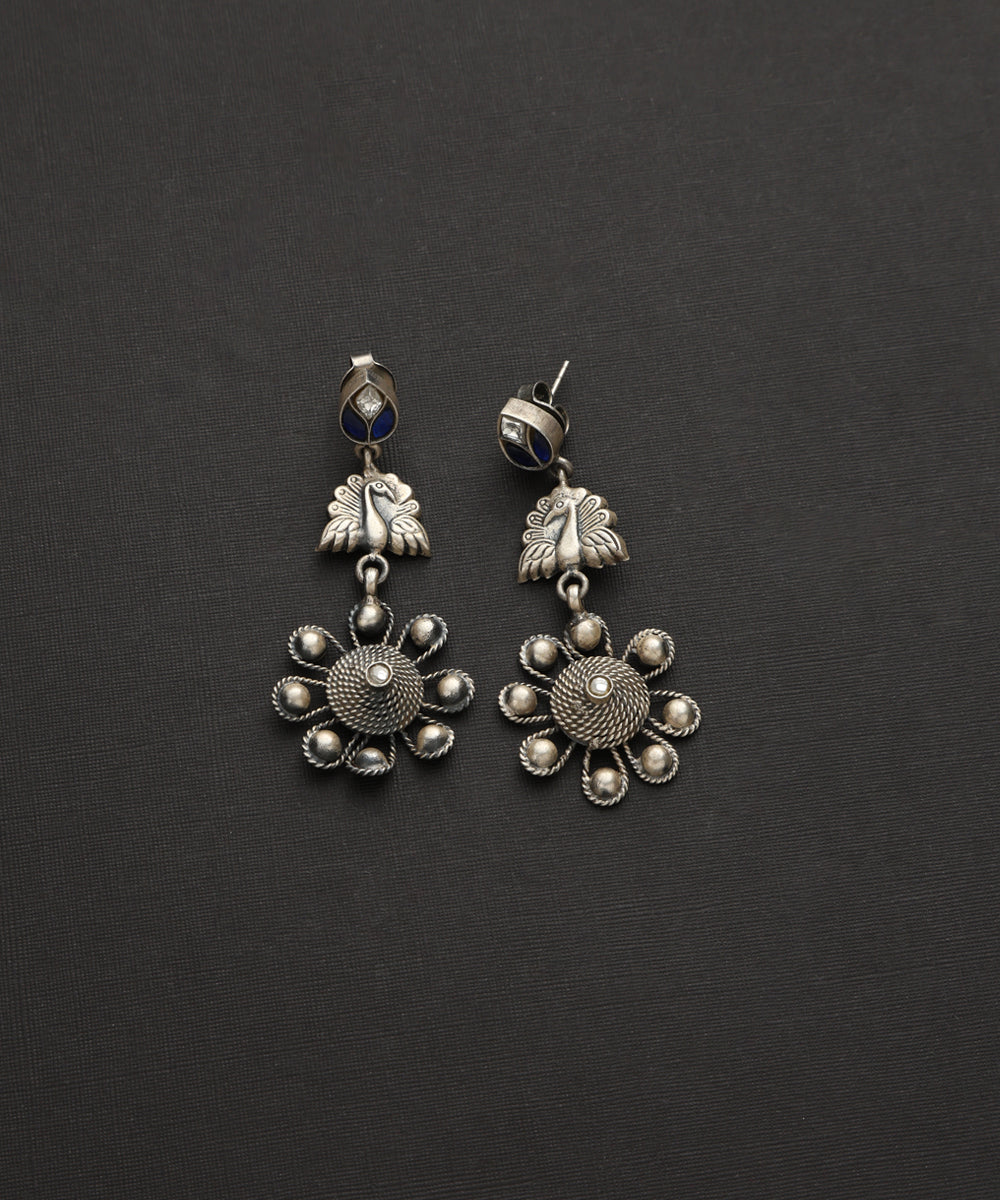 Kamaji_Handcrafted_Oxidised_Pure_Silver_Kundan_Earrings_WeaverStory_02