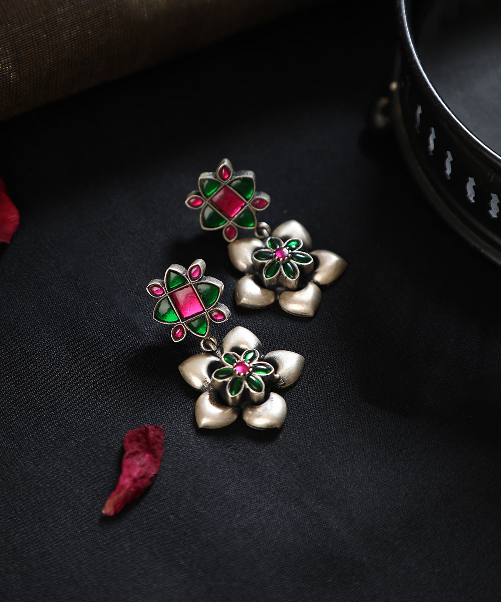 Lavita_Handcrafted_Oxidised_Pure_Silver_Kundan_Earrings_WeaverStory_01