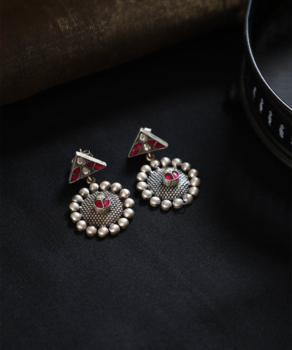 Merlyn_Handcrafted_Oxidised_Pure_Silver_Kundan_Earrings_WeaverStory_01