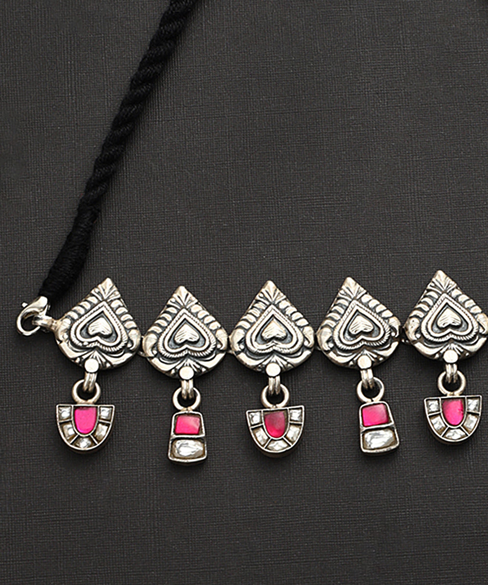 Bobbie_Handcrafted_Pink_Oxidised_Pure_Silver_Kundan_Necklace_Set_WeaverStory_05