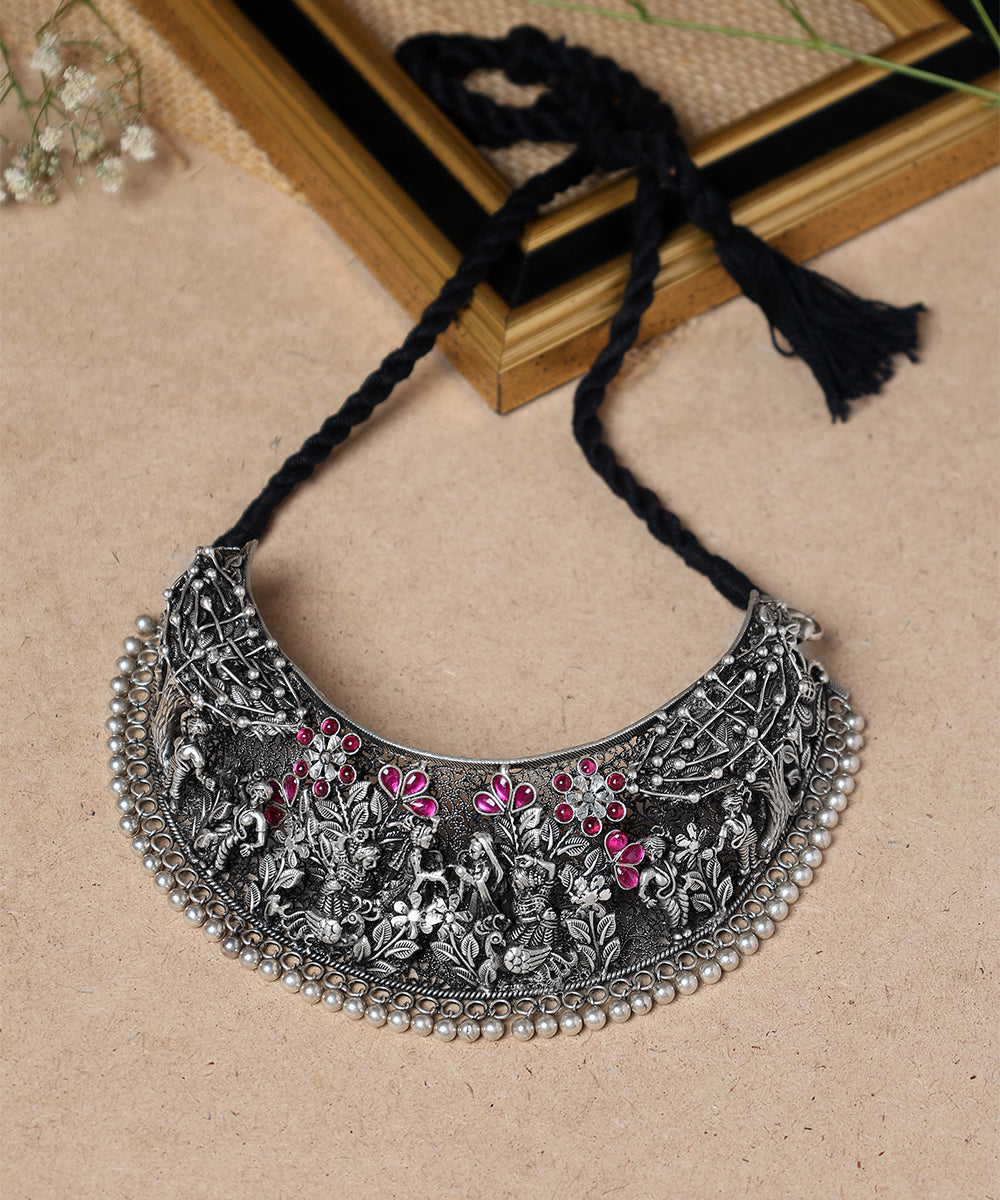 Hussein_Oxidised_Handcrafted_Pure_Silver_Necklace_With_Floral_Motifs_WeaverStory_01