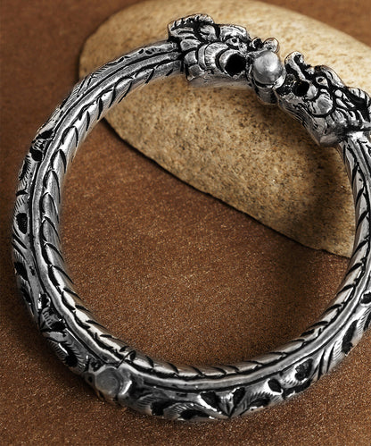 Abhi_Handcrafted_Oxidised_Pure_Silver_Bangle_WeaverStory_02