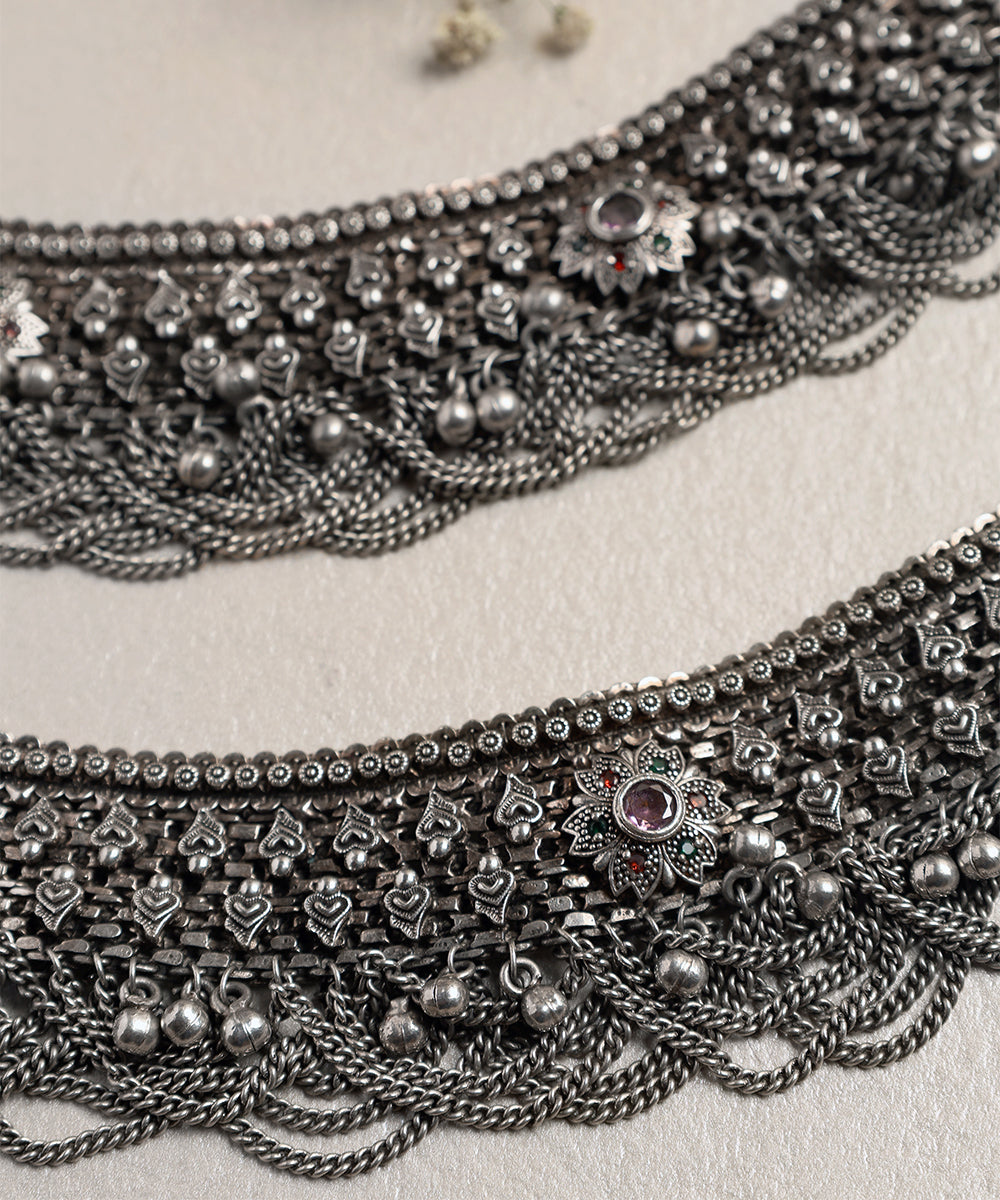 Sansa_Handcrafted_Oxidised_Pure_Silver_Anklets_With_Flower_Motifs_WeaverStory_02