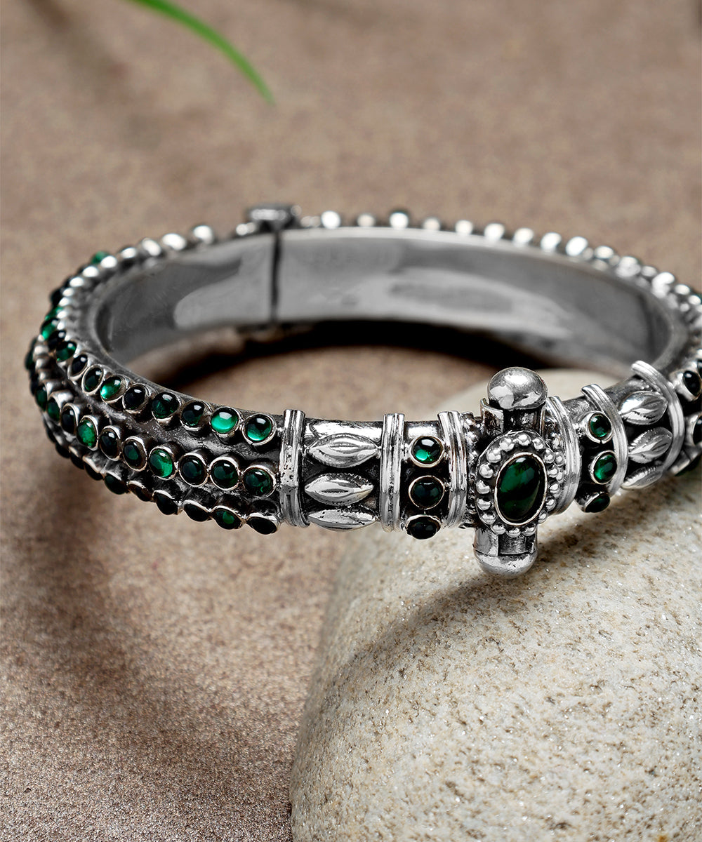 Renee_Handcrafted_Oxidised_Green_Pure_Silver_Bangle_WeaverStory_02