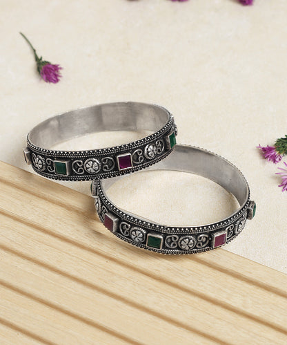 Niranjana_Handcrafted_Oxydised_Pure_Silver_Bangles_With_Ruby_WeaverStory_01