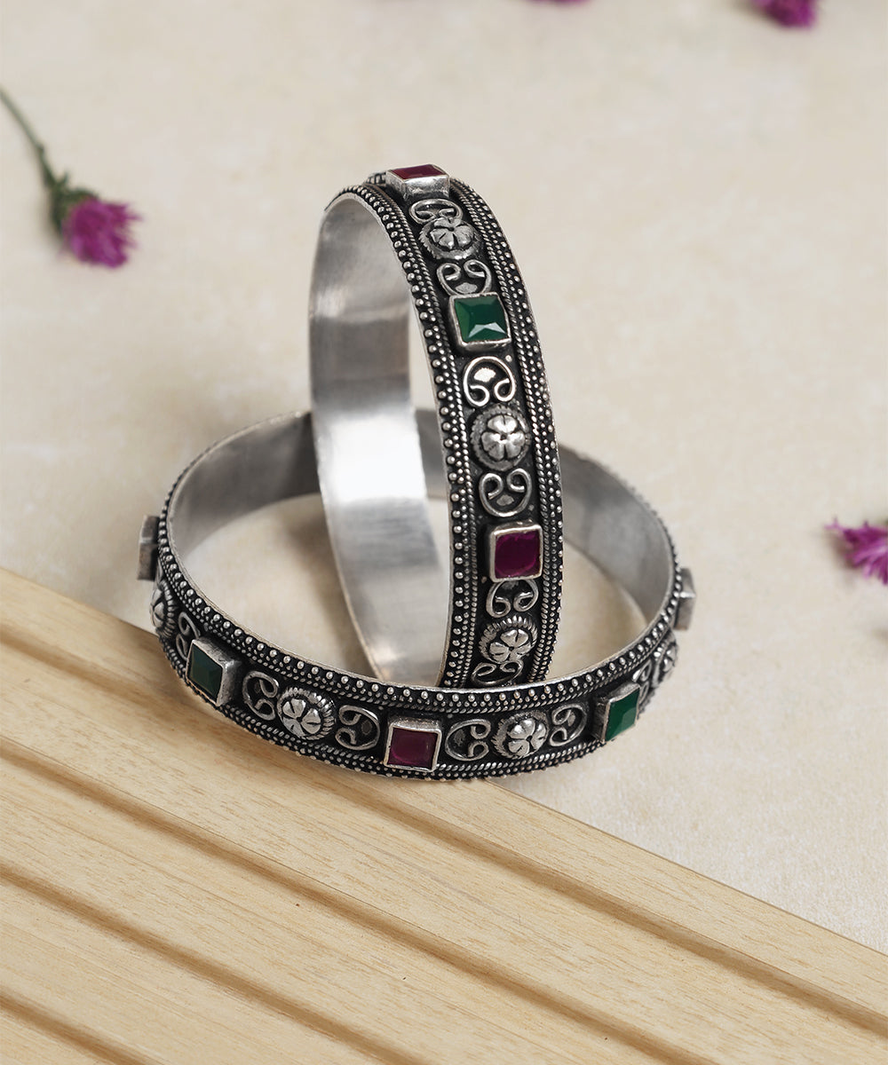 Niranjana_Handcrafted_Oxydised_Pure_Silver_Bangles_With_Ruby_WeaverStory_02