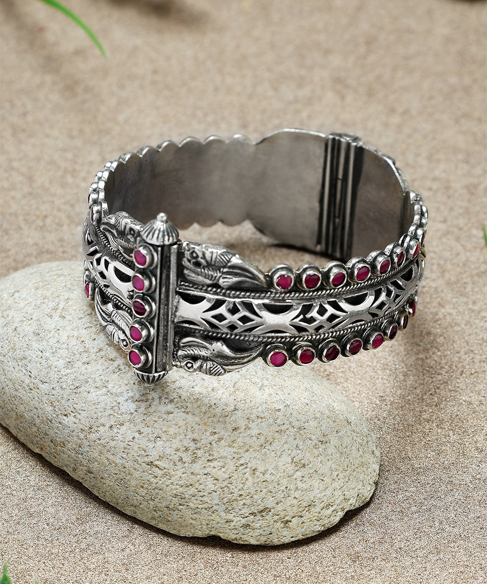 Rajan_Handcrafted_Oxidised_Pure_Silver_Bangle_With_Ruby_WeaverStory_01