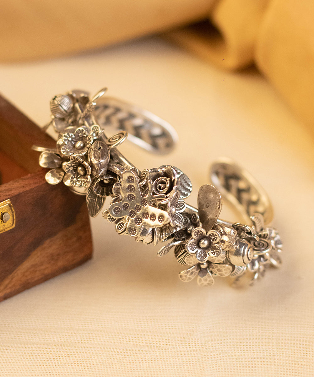 Ovia_Handcrafted_Pure_Silver_Bangle_WeaverStory_01
