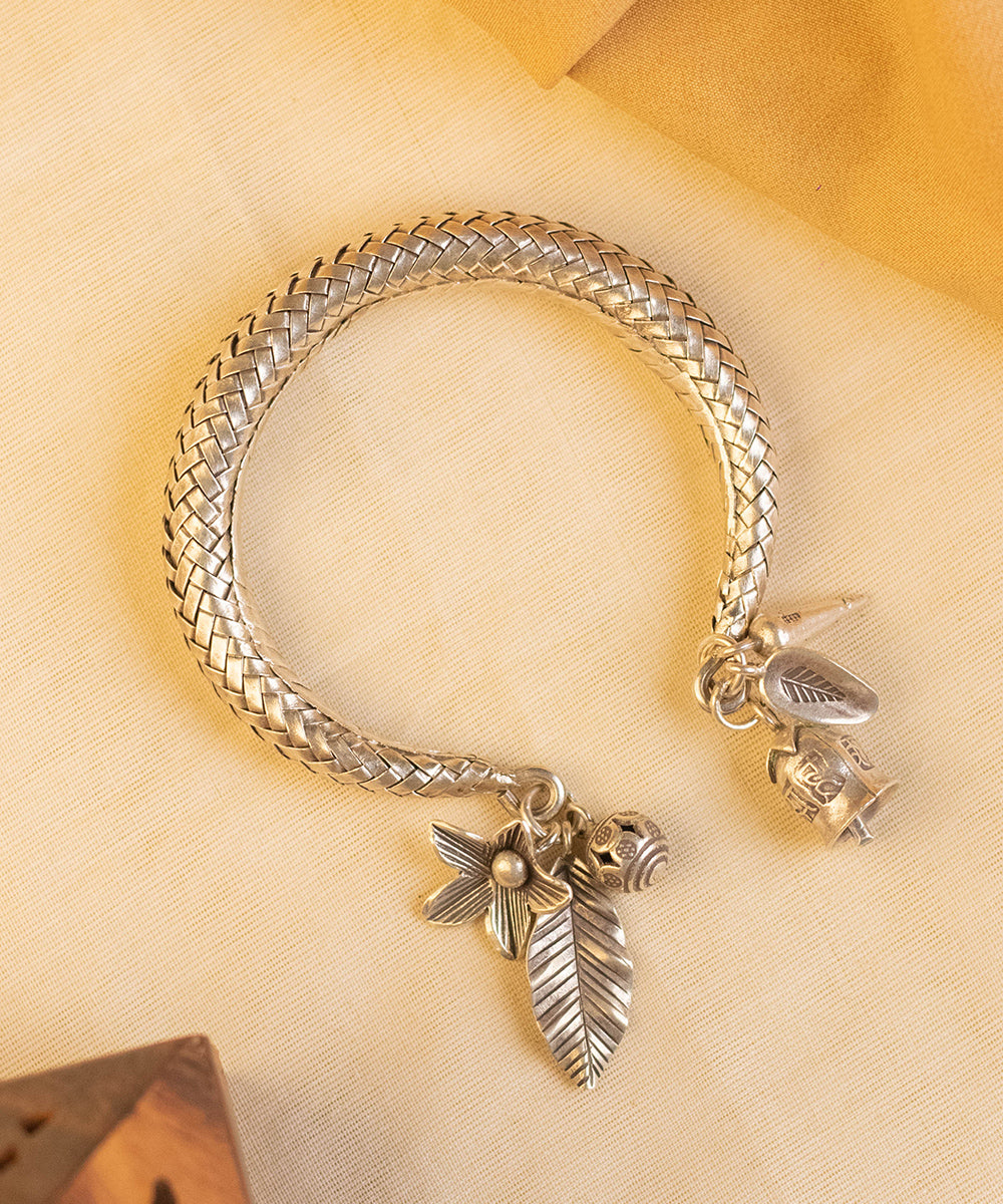 Pranya_Handcrafted_Pure_Silver_Bangle_WeaverStory_01