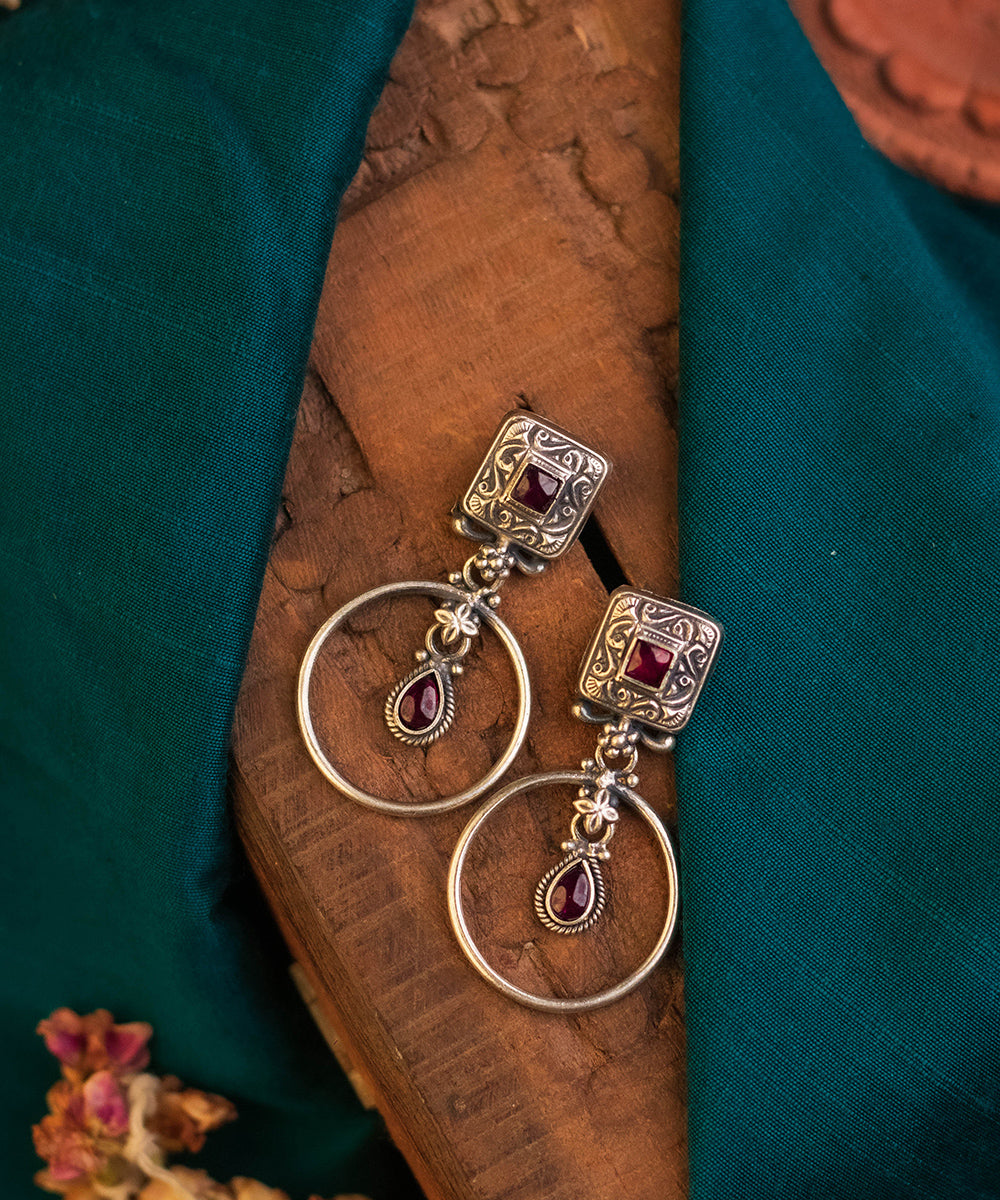 Warhi_Handcrafted_Oxidised_Pure_Silver_Earrings_With_Kempstones_WeaverStory_01
