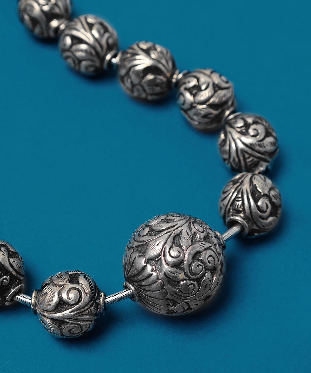 Namitha_Handcrafted_Oxidised_Pure_Silver_Necklace_With_Beads_WeaverStory_02