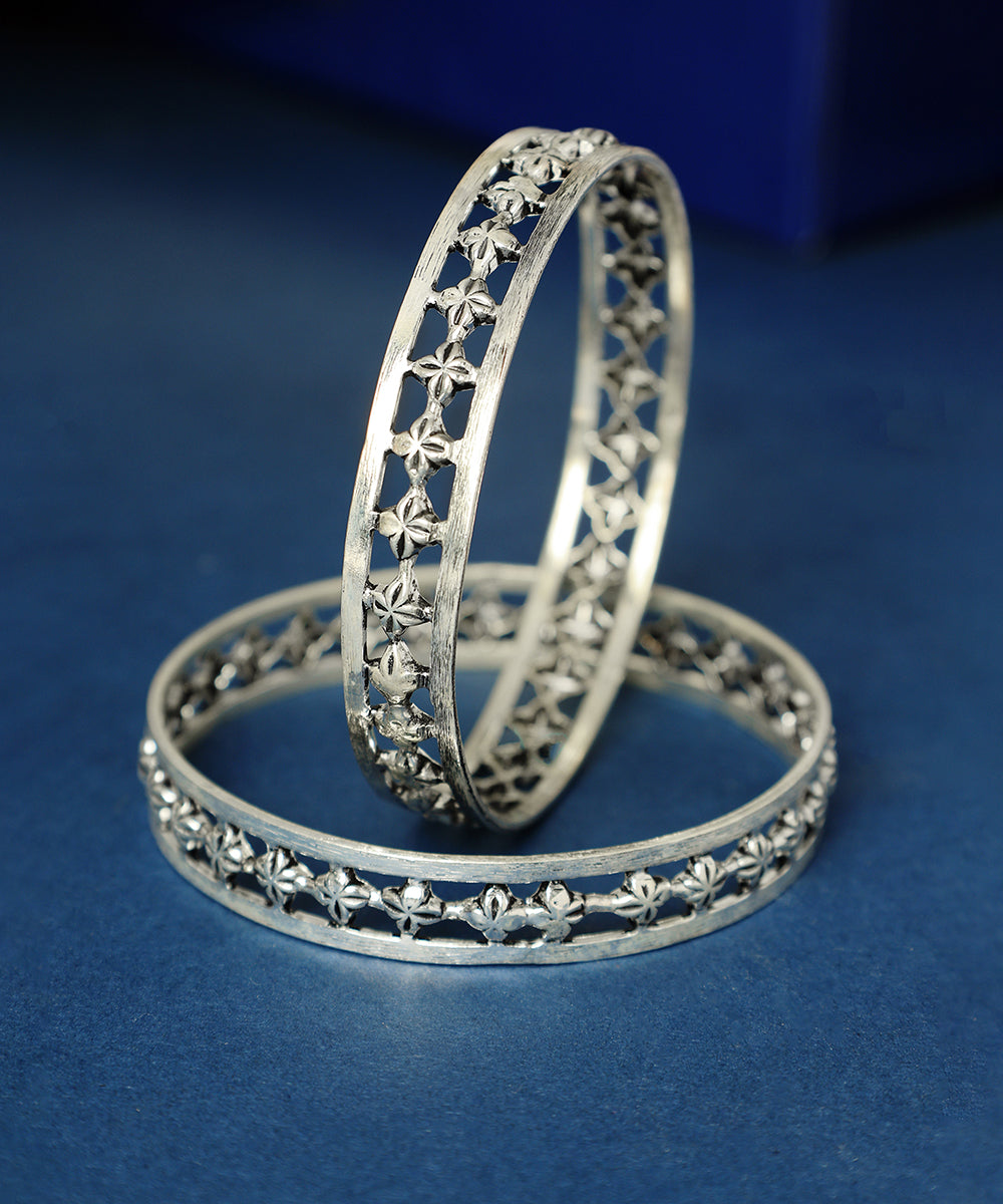 Tanvisha_Handcrafted_Oxidised_Pure_Silver_Bangles_WeaverStory_01