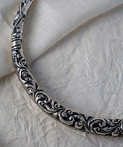 Vashti_Handcrafted_Oxidised_Pure_Silver_Hasli_WeaverStory_02