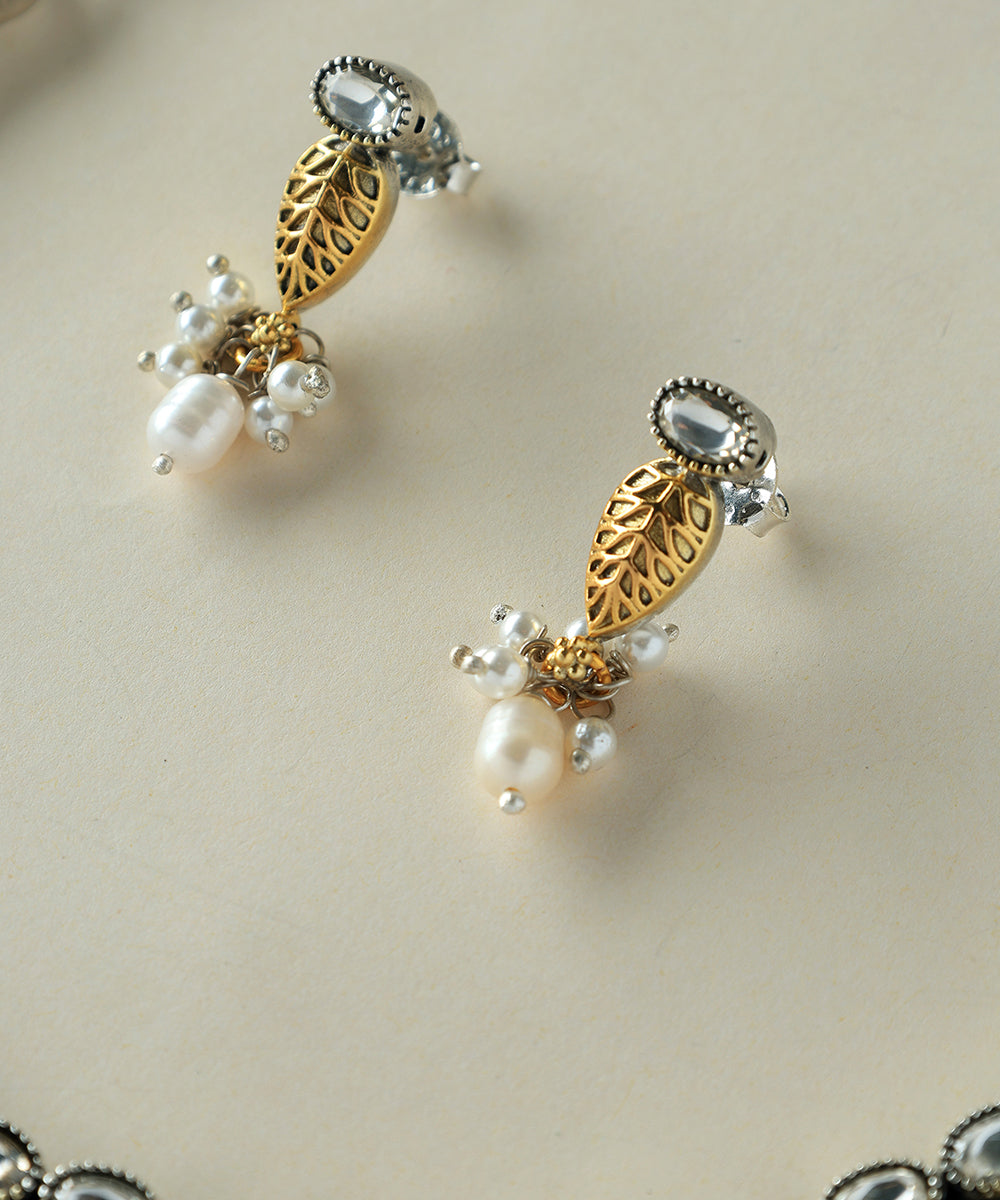 Vidhita_Handcrafted_Oxidised_Pure_Silver_Necklace_Set_With_Pearls_WeaverStory_02