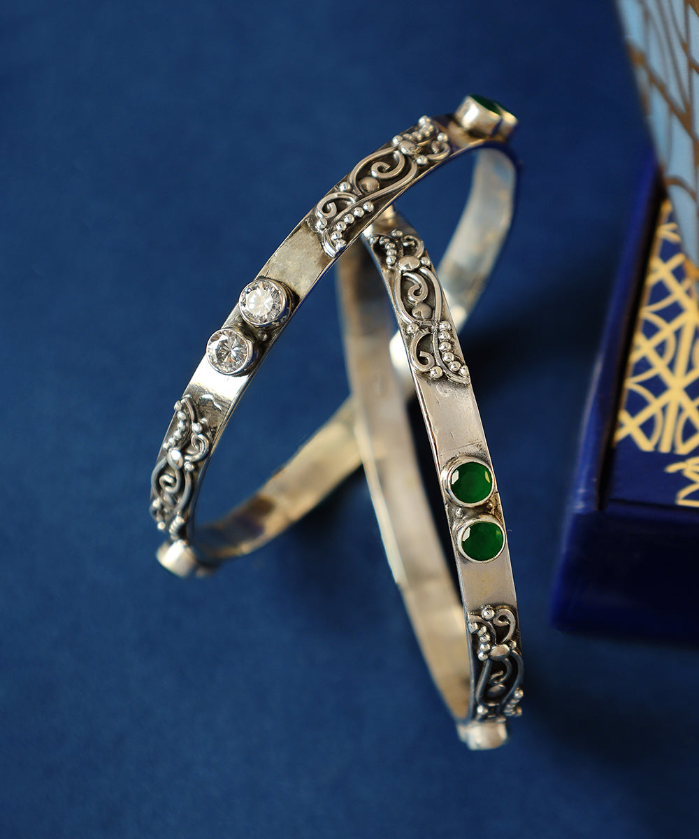 Zinala_Handcrafted_Oxidised_Pure_Silver_Bangles_WeaverStory_01