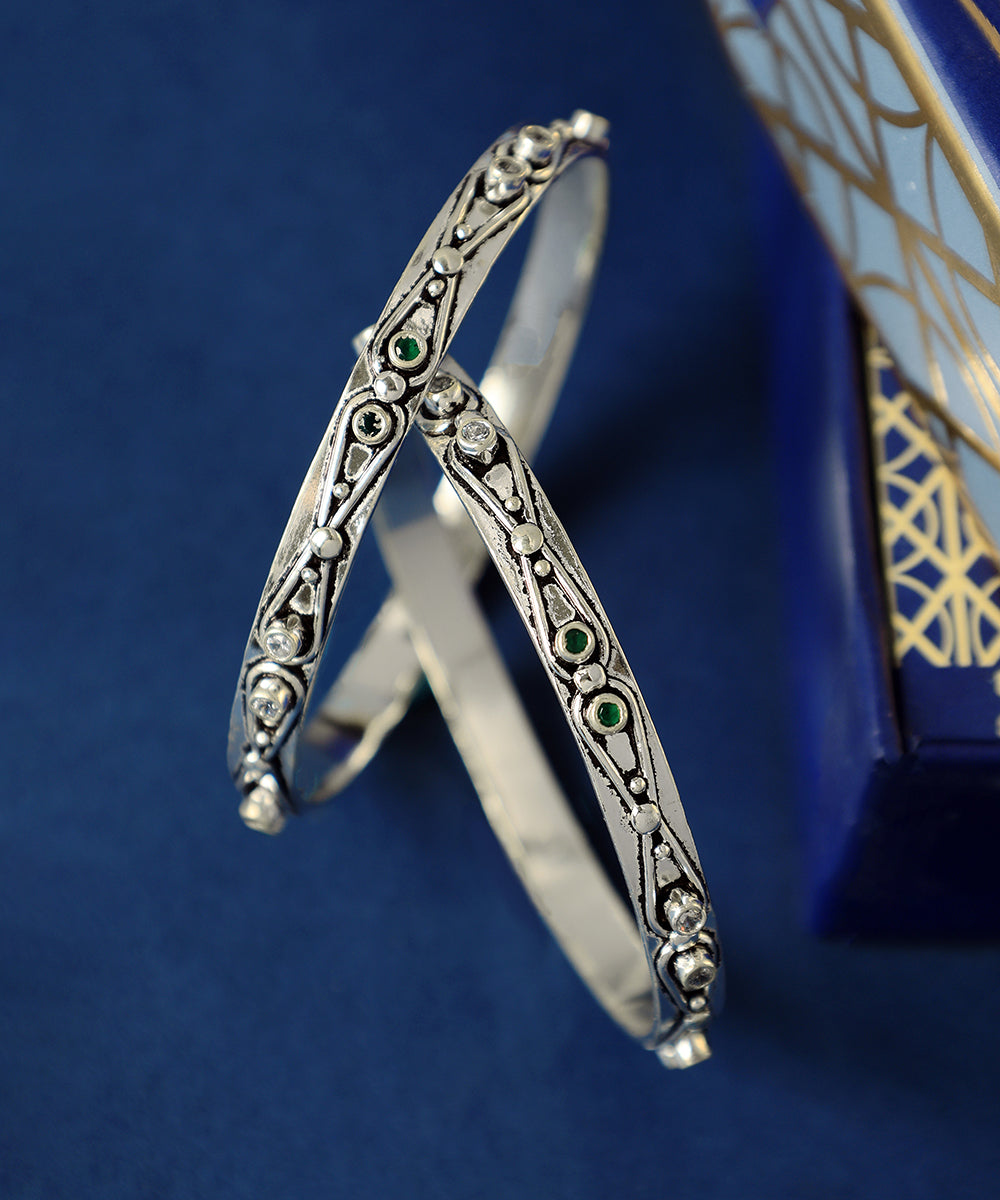 Chaturya_Handcrafted_Oxidised_Pure_Silver_Bangles_WeaverStory_01