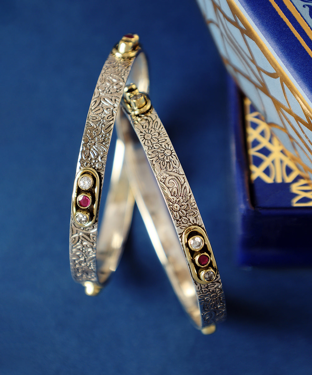 Dharvini_Handcrafted_Oxidised_Pure_Silver_Bangles_WeaverStory_01