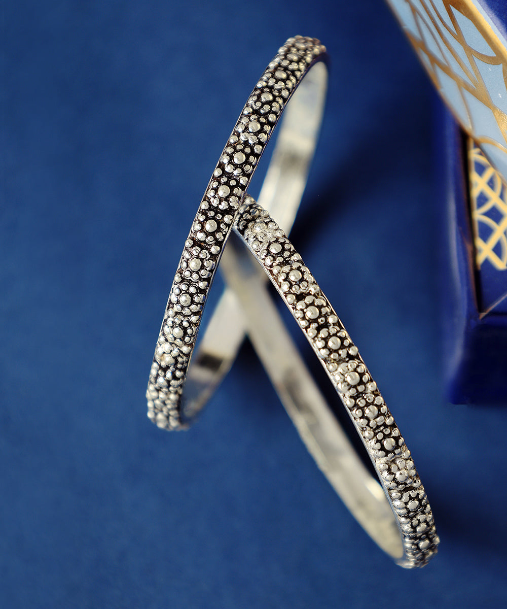 Lalika_Handcrafted_Oxidised_Pure_Silver_Bangles_WeaverStory_01