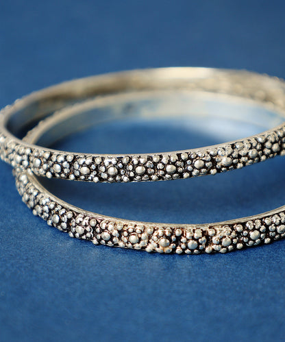 Lalika_Handcrafted_Oxidised_Pure_Silver_Bangles_WeaverStory_02