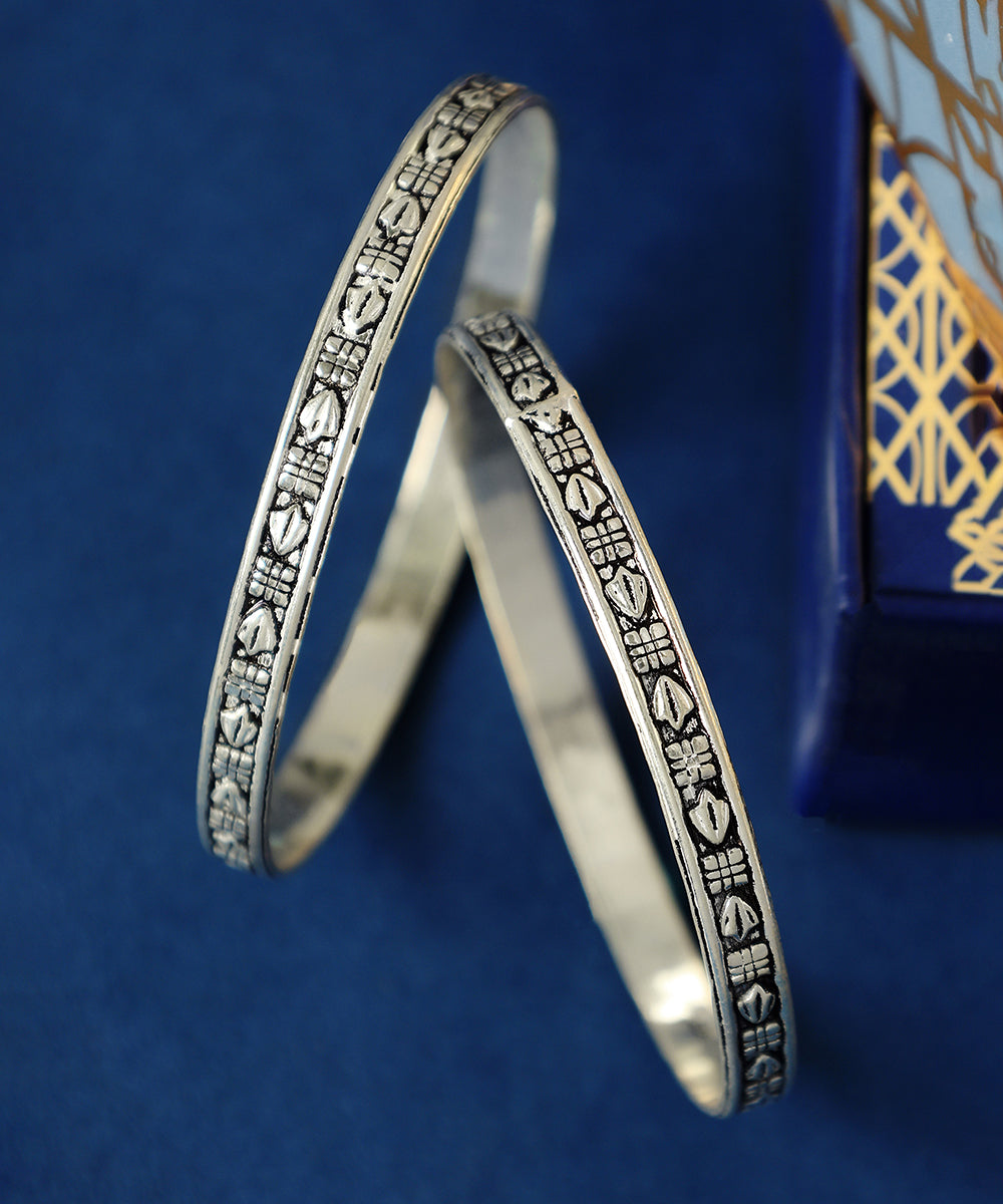 Kanvika_Handcrafted_Oxidised_Pure_Silver_Bangles_WeaverStory_01