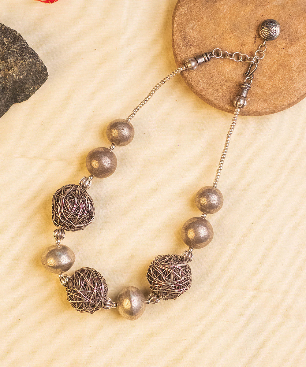 Urmi_Hancrafted_Pure_Silver_Necklace_WeaverStory_01