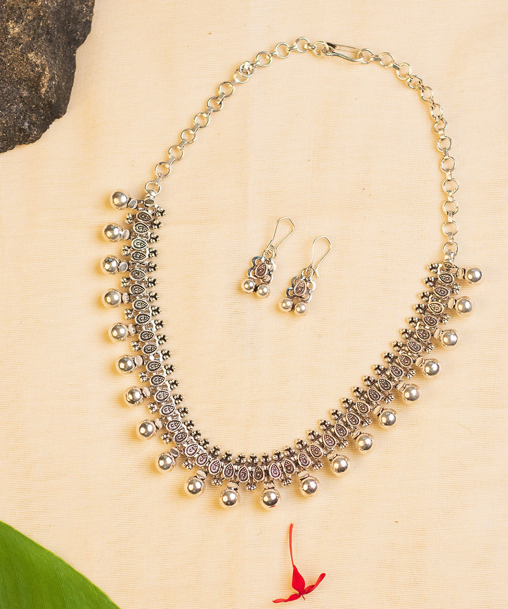 Yuvanya_Handcrafted_Oxidised_Pure_Silver_Necklace_Set_WeaverStory_01