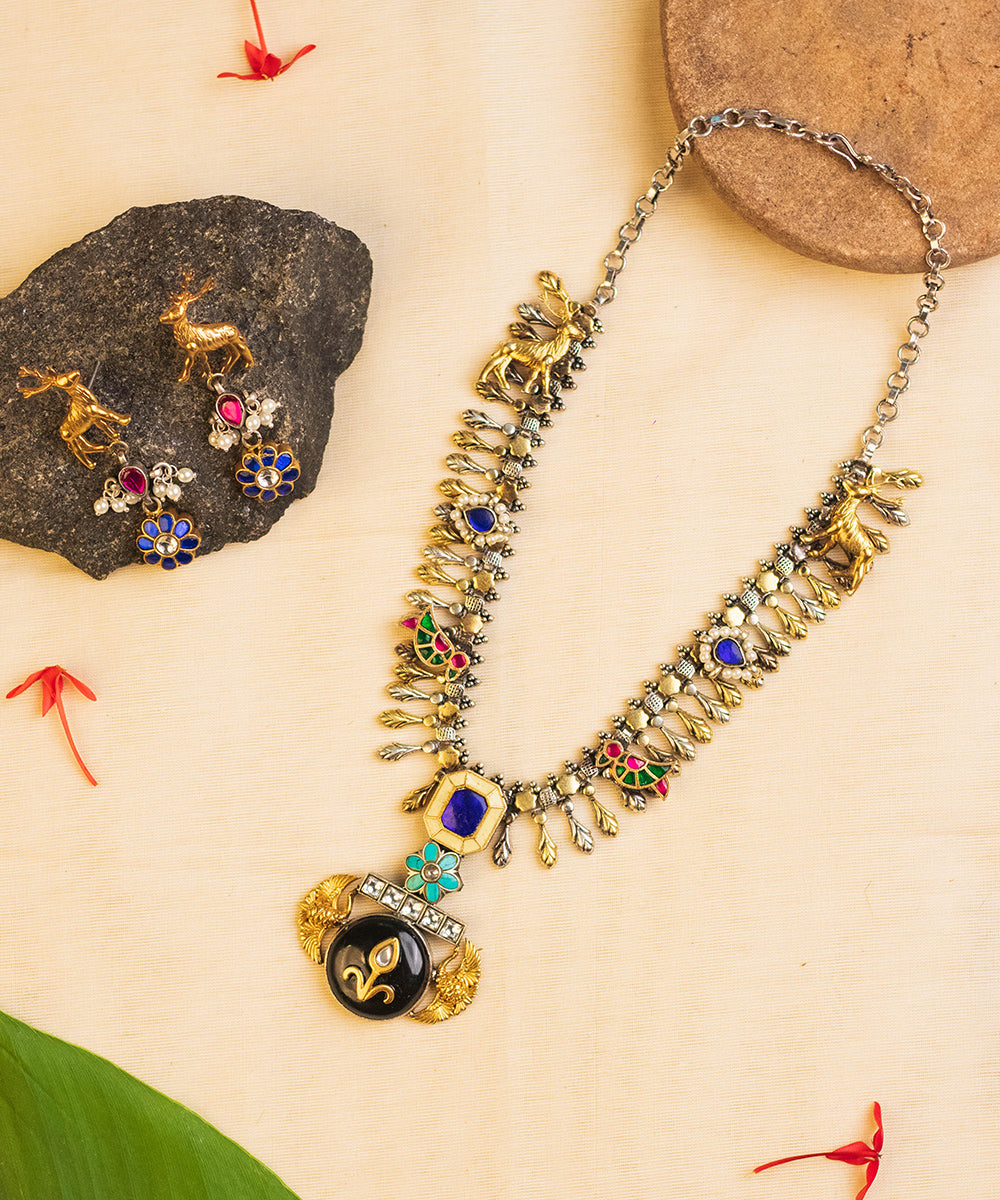 Caitri_Handcrafted_Pure_Silver_Necklace_Set_With_Black_Onyx_&_Kundan_WeaverStory_01