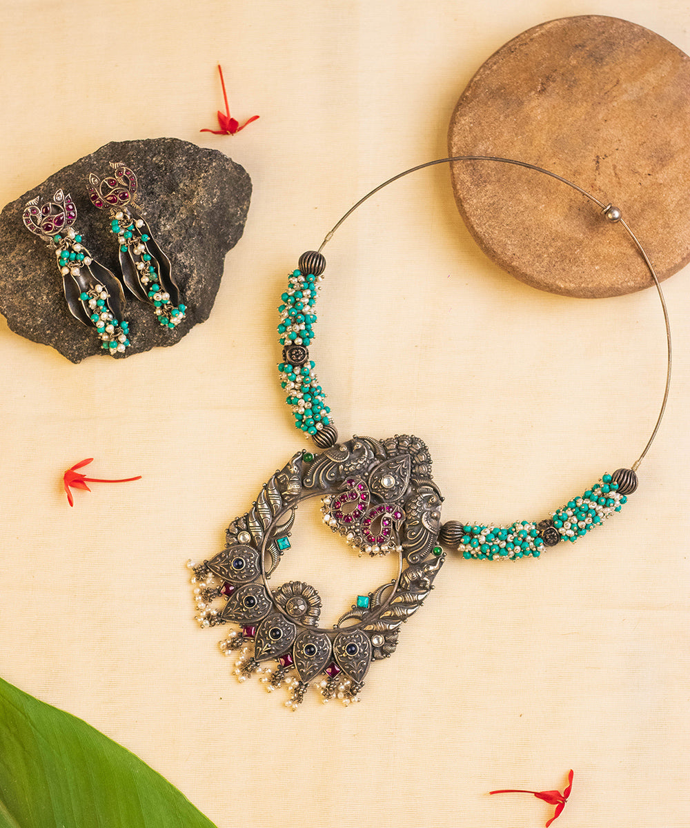 Freya_Handcrafted_Oxidised_Pure_Silver_Necklace_Set_With_Pearls_and_Kempstones_WeaverStory_01