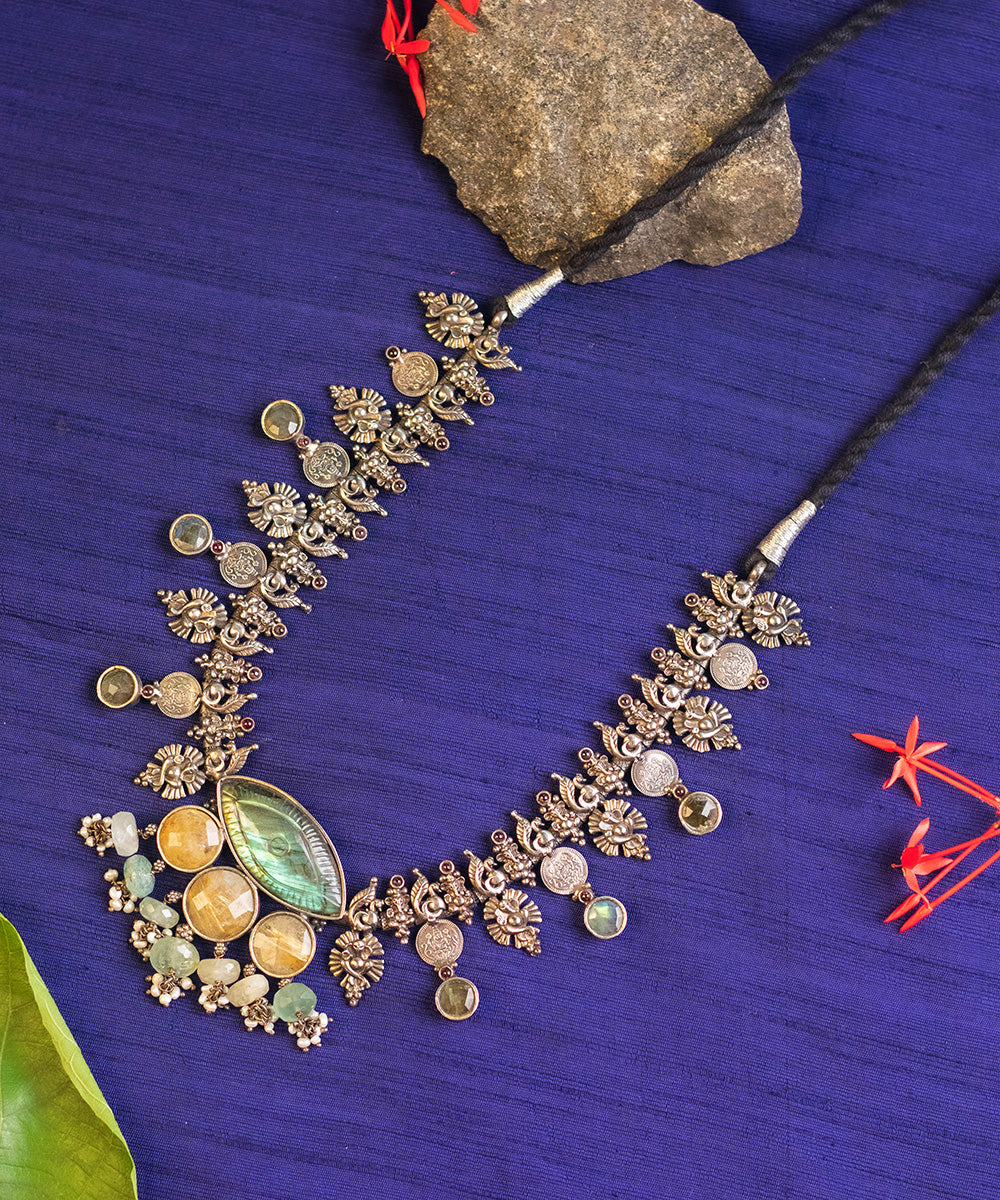 Jesna_Handcrafted_Pure_Silver_Necklace_With_Labradorite_and_Pearls_WeaverStory_01