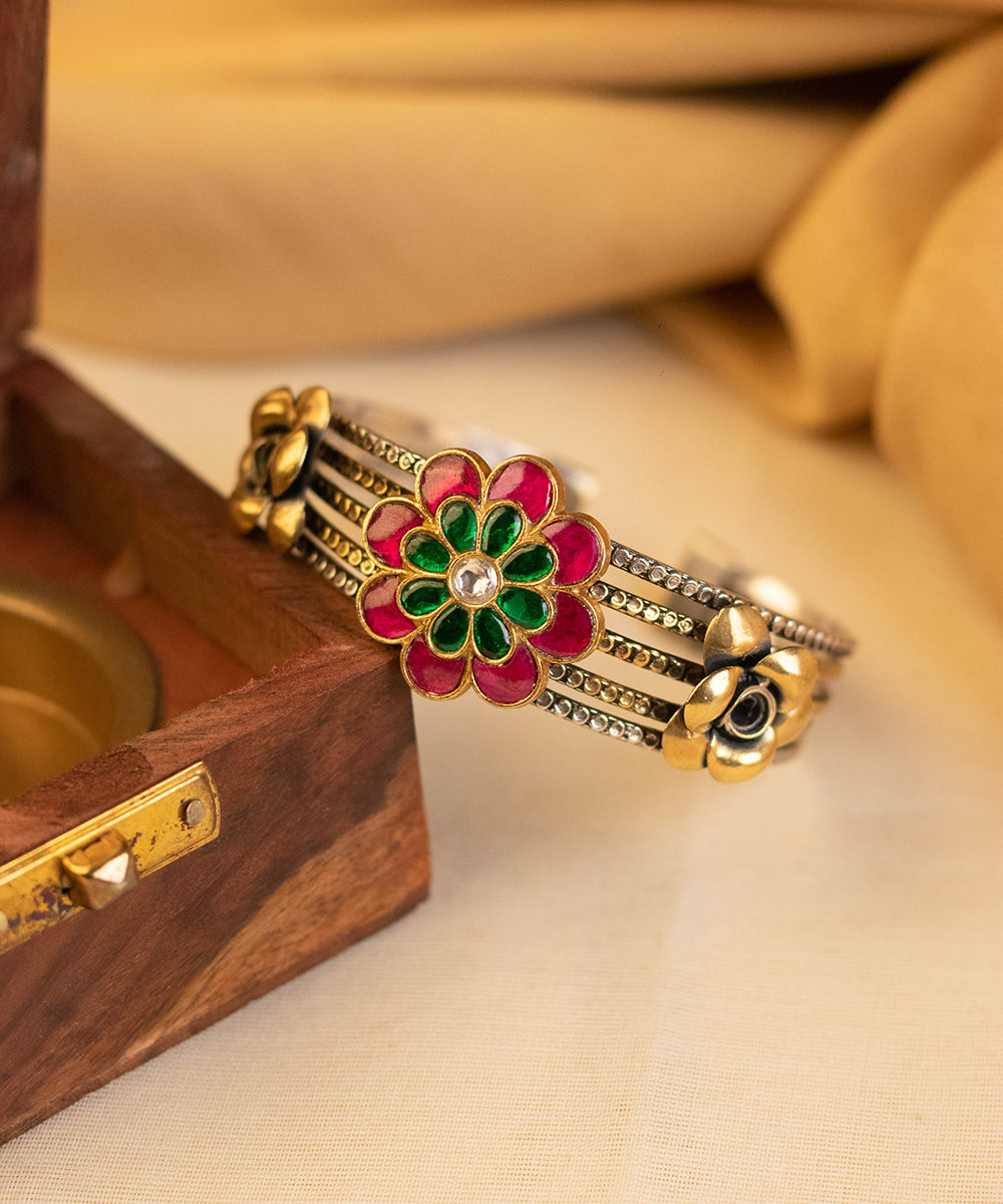 Aarki_Handcrafted_Pure_Silver_Bangle_With_Kundan_WeaverStory_01