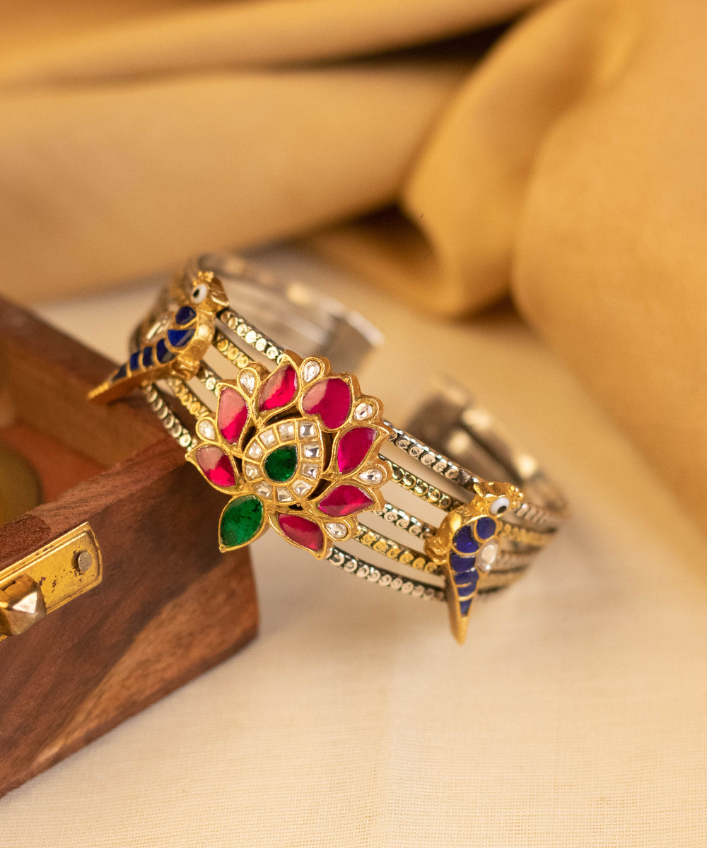 Chahna_Handcrafted_Pure_Silver_Bangle_With_Kundan_WeaverStory_01