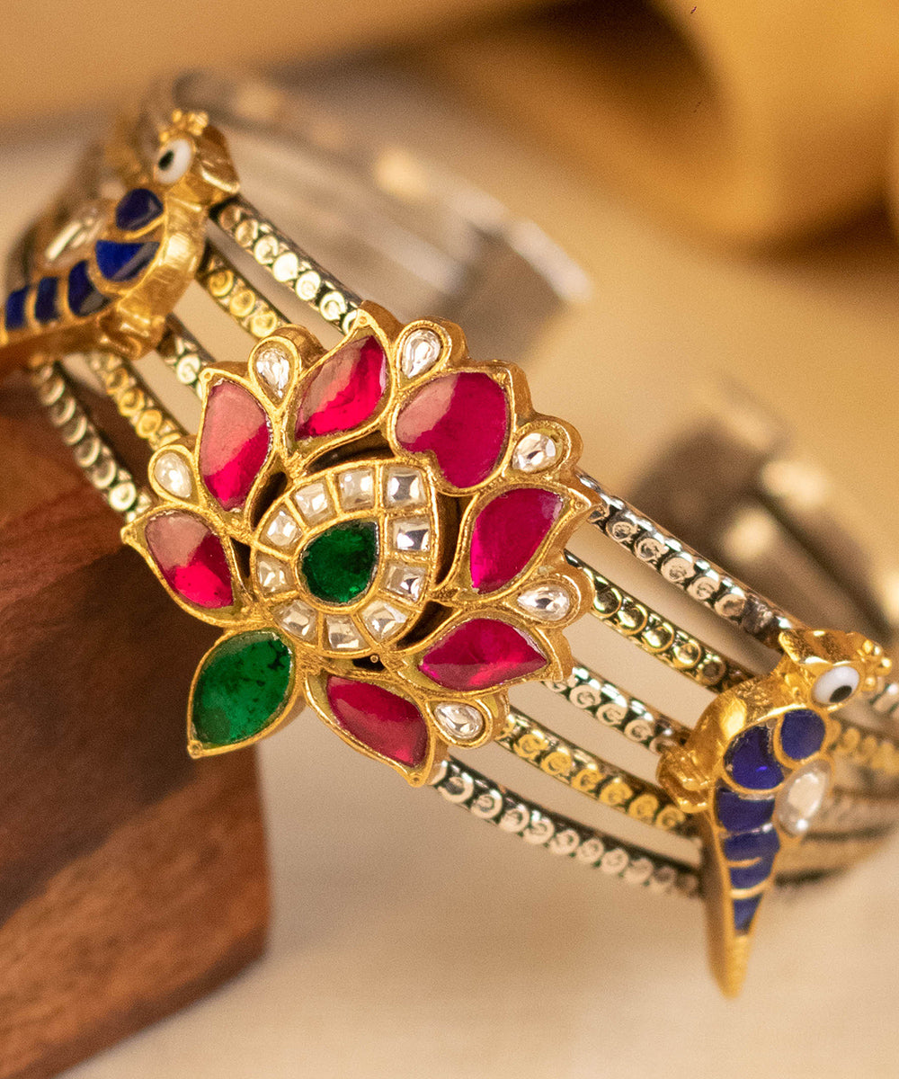 Chahna_Handcrafted_Pure_Silver_Bangle_With_Kundan_WeaverStory_02