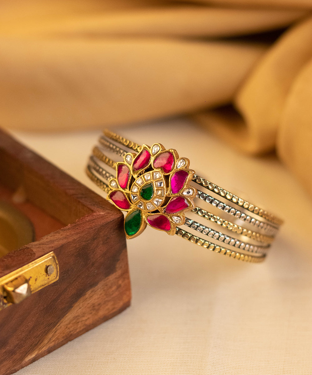 Fawiza_Handcrafted_Pure_Silver_Bangle_With_Kundan_WeaverStory_01