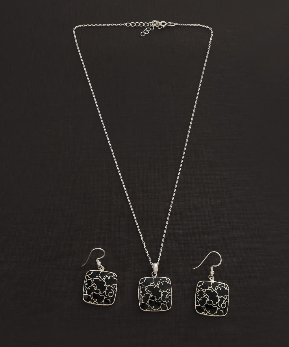 Edhas_Black_Handcrafted_Pure_Silver_Meenakari_Pendant_And_Earrings_Set_WeaverStory_02