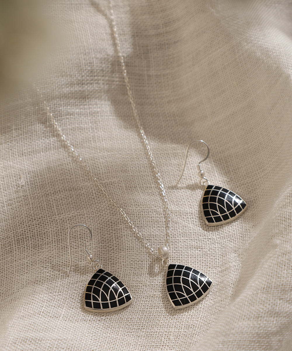 Baasu_Black_Handcrafted_Pure_Silver_Meenakari_Pendant_And_Earrings_Set_WeaverStory_01