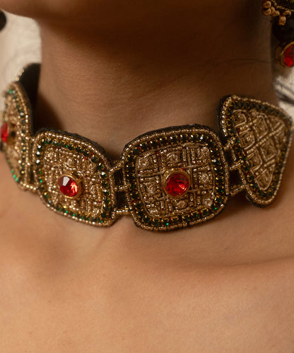 Handcrafted_Antique_Gold_Fabric_Choker_WeaverStory_03