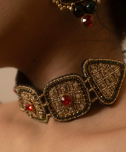 Handcrafted_Antique_Gold_Fabric_Choker_WeaverStory_02
