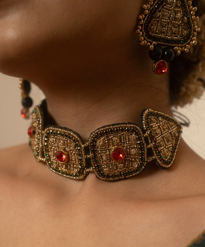 Handcrafted_Antique_Gold_Fabric_Choker_WeaverStory_04