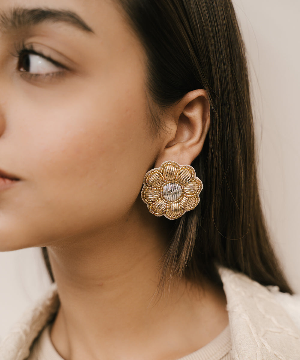 Handcrafted_Floral_Stud_Earrings_With_Gold_Zari_WeaverStory_02